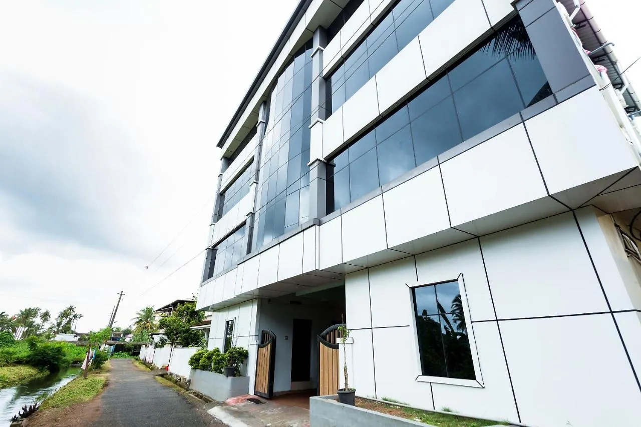 Oyo 15598 Cochin Airport Hotel Nedumbassery 3*,  India